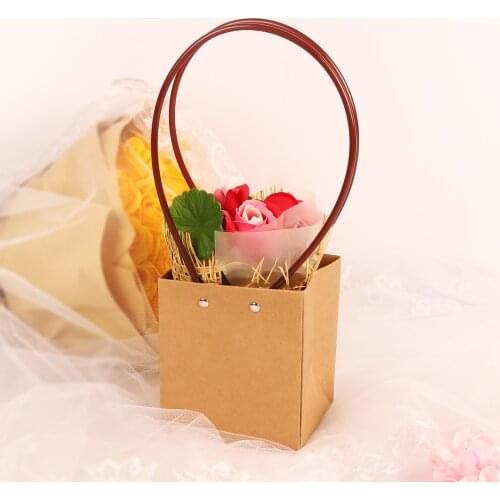 Waterproof Kraft Paper Bag Handbag Flower Shop Bouquet Flowers Packaging Box Material Gift Bags with Handles