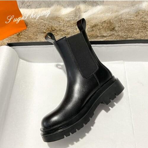Popular Smoke Pipe Boots Womens Short Boots Thick-Soled Big Head Ankle Boots British Style Catwalk Chelsea Boots Chimney Shoes