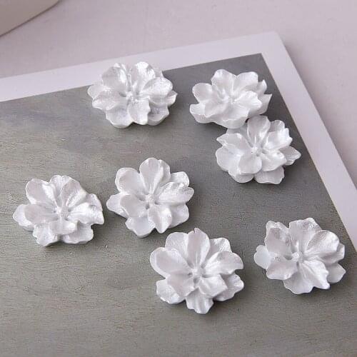 10pcs Hot SaleWhite Flower petals Flower Big Earrings Three-dimensional Resin Vintage Earrings for Women Trendy Diy Accessories