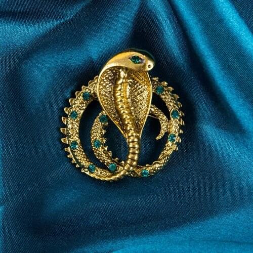New Snake Brooch Jewelry Original Personality Retro British Metal Pins Luxury Lapel Pin Badge Brooches for Men Women Accessories