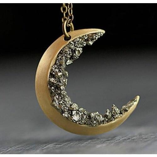 2021 Wholesale Cross-border European and American Retro Moon-shaped Clay Stone Necklace Trendy Fashion Moon Necklace