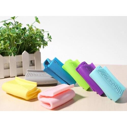 New Arrive Grip Silicone Pot Holder Sleeve Pot Glove Pan Handle Cover Grip Kitchen Tools