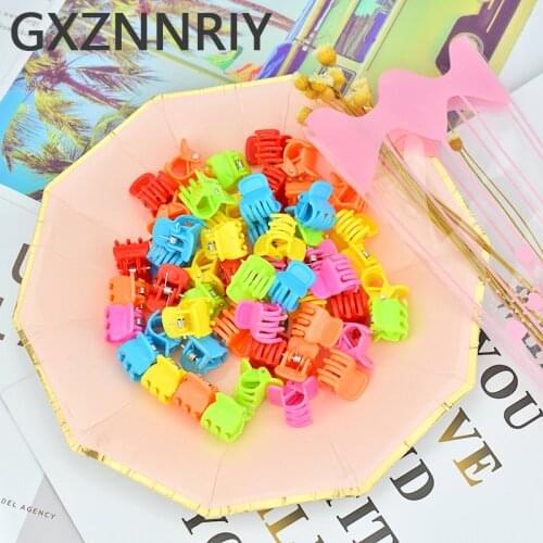 GXZNNRIY 1.5cm 50pcs/pack Mix Color Plastic Hair Clips for Girls Claw Clip Baby Kids Hair Accessories Women Hairclips Gifts