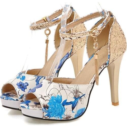 The new summer style of 2021 is a large size womens shoes with high heels and fish mouth with sequins printed sandals