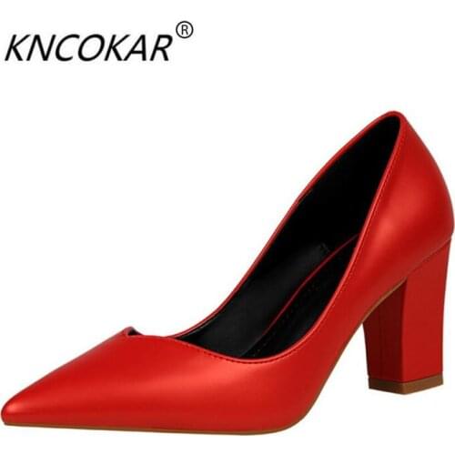 KNCOKAR2018Retro fashion temperament simple and comfortable thick heels with high heels and shallow toe hollowed-out single shoe