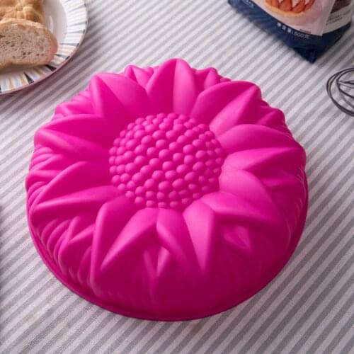 Silicone Cake Pan Baking Mold Sunflower Shape Pie Flan Tart Mold Non-Stick Bakeware Pan, Random Color, 26x4.5cm