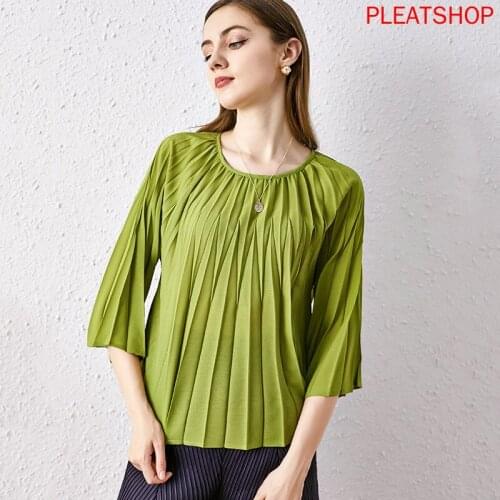 Three-dimensional Sense of Seven-point Trumpet Sleeve T-shirt Female Sunscreen Miyake Small Round Neck One Button Wild Casual