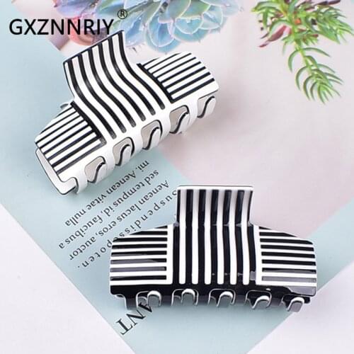 Hair Accessories for Women 8cm Arcylic Hair Claw Clips Black White Stripe Crab Hairclips Hairpins Fashion Ladies Headwear Gifts