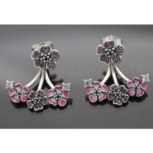 Oneyida Stud Earrings