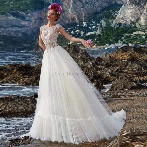 Cap Sleeves A Line Tulle Wedding Dress Sleeveless Lace Appliques Bridal Gown Button Illusion Vestido De Noiva Court Train