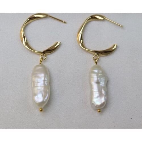 Fashion Natural Freshwater Pearl Drop Earrings for Women Round White Pearl Elegant Earrings Stud Jewelry for Girls Party