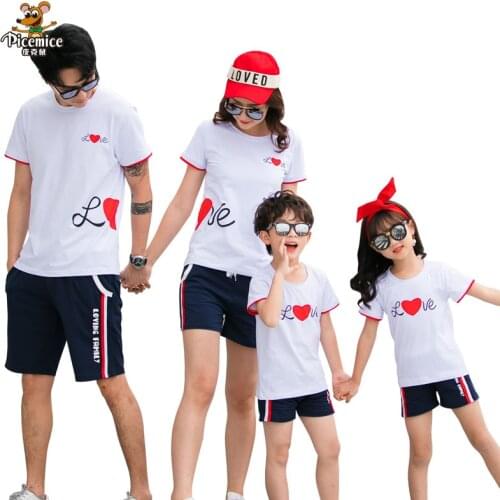 Family Look 2020 Summer Style T-shirt Short Pnats LOVE Mother Daughter Clothes Family Matching Outfits Father Son Clothing Set