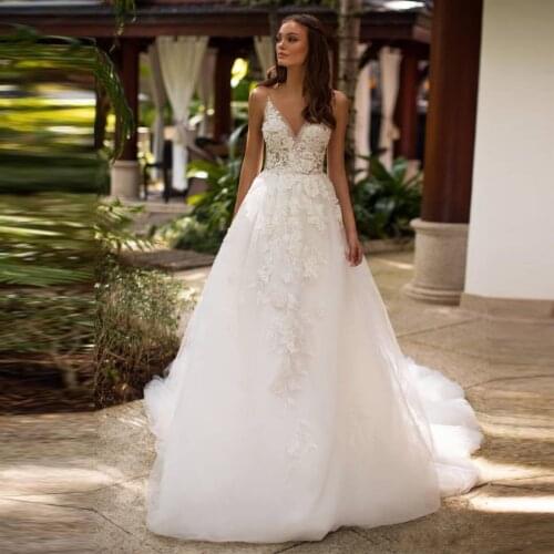 2020 Charming Design Sexy V-neck Tulle Wedding Gowns Top Lace Appliqued Backless Boho Wedding Dresses
