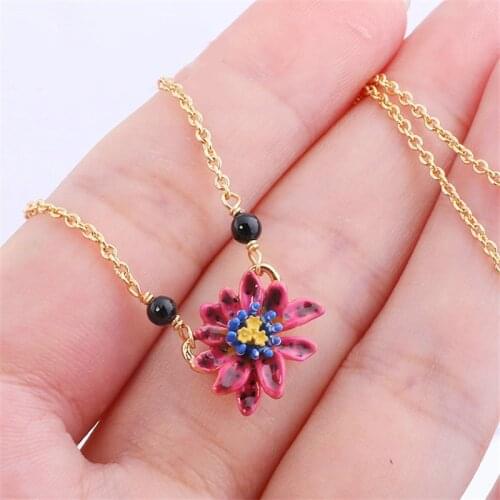 European and American Personality Fresh and Sweet New Female Fashion Simple Enamel Flower Pendant Short Clavicle Chain Necklace