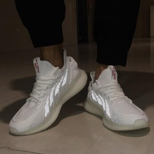 2020 Men Blade Breathable Sneakers Comfortable Casual Shoes Men Breathable Mens Sneakers Air Mesh White Summer New Work