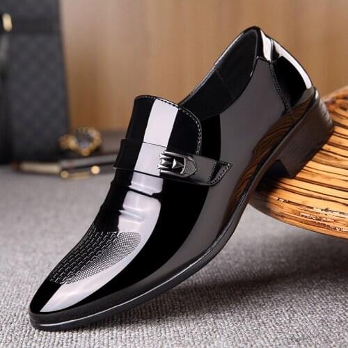 Hot Sale Men Dress Italian Leather Shoes Slip On Fashion Men Leather Moccasin Formal Male Shoes Pointed Toe Shoes For Men