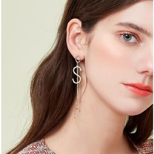 Korean Trendy Simple Letter Shiny Crystal Gold Pendant Earrings for Woman Fashionable Statement Earrings New Jewelry Accessories