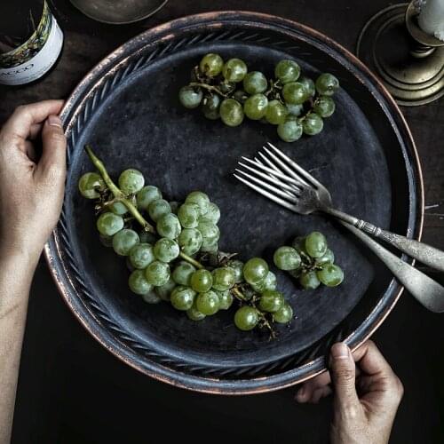 1pc Creative Food Preservation Tray Handy Freshfood Conservation Tool Bread Fruit Tray Metal Retro Iron Plate Storage Tray ZCF18