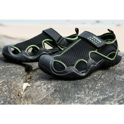 2021 New Arrival Mens Clogs Summer Shoes Men Quick Dry Swim Slippers Breathable Non-slip Male Garden Shoes Casual Beach Sandals