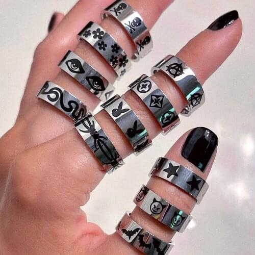 New Stainless Steel Hippop Punk Rabbit Skull Rings for Women Men Pattern Enamel Glaze Bone Little Devil Daisy Ring Wholesale