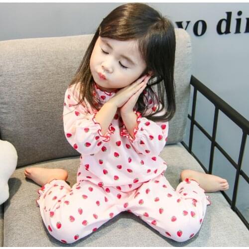 Girls' clothes strawberry pajamas Christmas 2018 baby girl Sleepwear cute cartoon long sleeved 2-piece Set