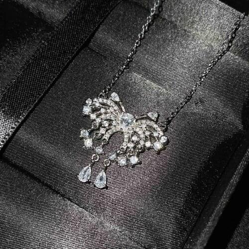 New Charm Butterfly Pendant Necklaces Fashion Inlay Full Zircon Unique S925 Silvery Jewelry Womens Wedding Party Clavicle Chain