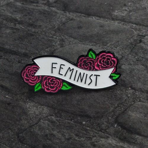 CHVMKALH Brooches