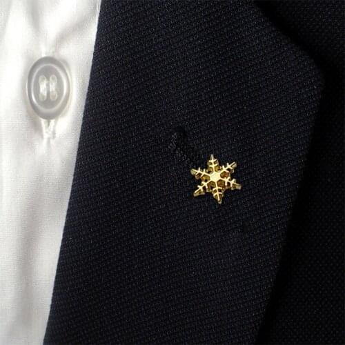 Snowflake small brooch fashion simple flower thorn horse needle temperament wild collar needle sleeve needle