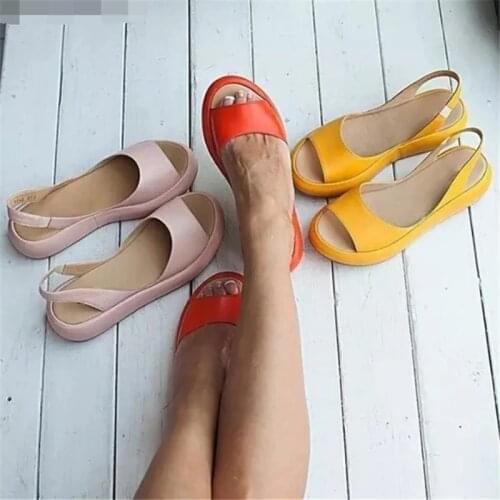 Women Soft Thick Sole Flat Sandals Casual Outdoor slippers Beach shoes