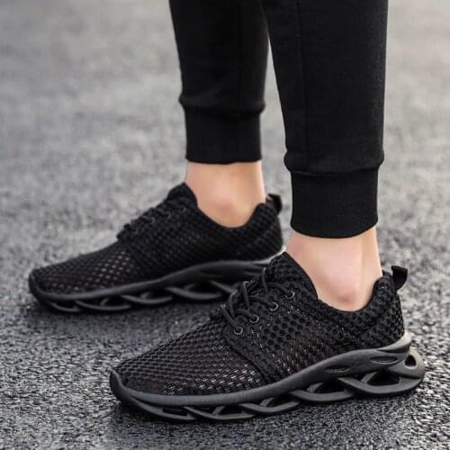 Tenis Masculino 2021 Unisex Fashion Sneakers Women Men Black White Non-Slip Rubber Man Flats Footwear Lace Up Sports Zapatos