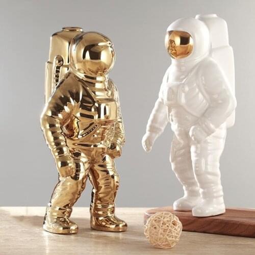 Gold Space Man Sculpture Astronaut Fashion Vase Creative Modern Ceramic Cosmonaut Ornament Model Garden Statue Home Decorations