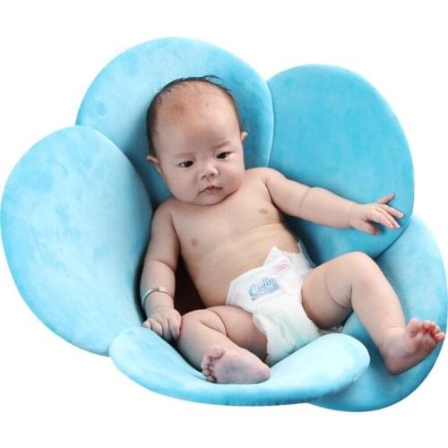 New five-petal flower bath mat baby bathing flower bone bath tub cushion baby products kids pink heart foot bucket 2021