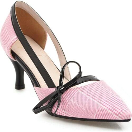 In spring and summer of 2018 the new fashion pointed with fine grid hollow shoes 1832