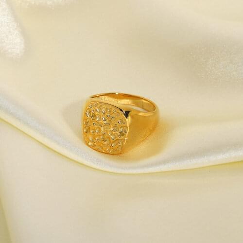 Hot Selling Vintage Textured Stainless Steel Rings For Women High Quality Gold Chunky Rings Female Waterproof Jewelry
