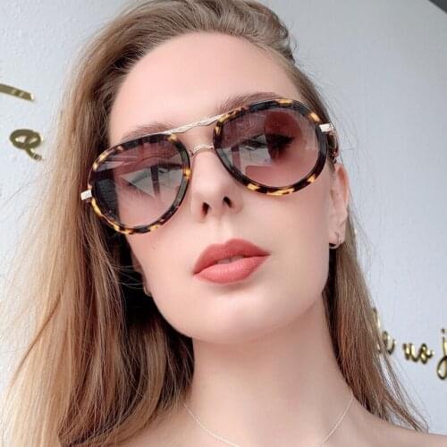 Folding metal Embossed sunglasses for men classic style gradient brown lens women sunglasses