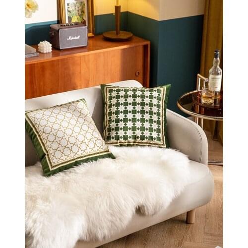 Ins Hot Sell Decorative Throw Pillow Covers Soft Jacquard Velvet Cushion Covers Square Pillowcases for Couch Living Room 43x43cm