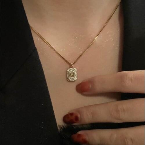 Elegant M Alphabet Pendant Titanium Steel Necklace For Women Golden Stainless Steel Clavicle Chain Party Wedding Jewelry