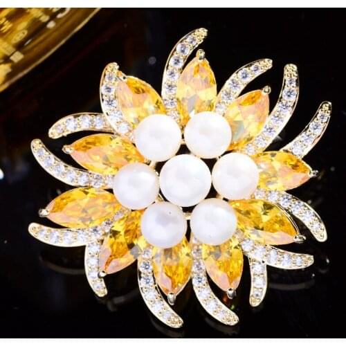 2021 Brooch Jewelry Luxury Temperament Zircon Snowflake Corsage Pin Fashion CZ Flower Accessories Pearl Brooches for Women
