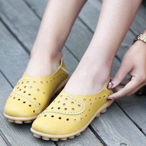 Summer leather shoes large size mother womens shoes leisure nest cave shoes flat heels beans shoes breathable