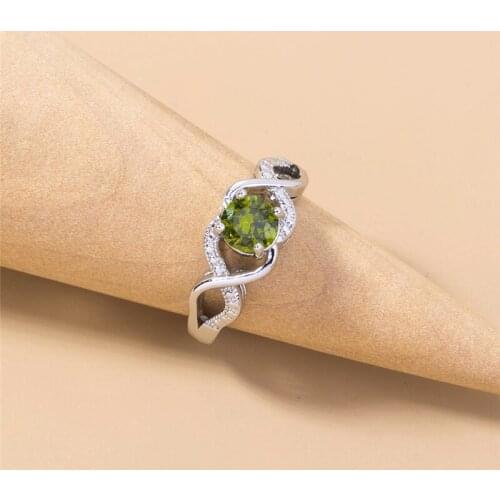 Luxury Vintage Simple Design Olive Green Color Crystal Ring Charm Womens Rings Jewelry Accessories Gifts