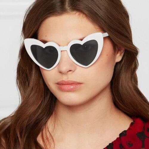 2021 Retro Fashion Peach Heart Sunglasses Love Gradient Eyeglasses Metal Hinge Large Frame Personalized Multicolor Spectacles