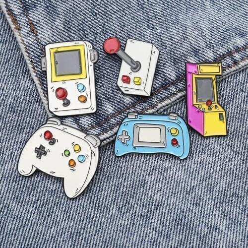Game lovers Brooches Creativity Handheld Game Console Pins Funny Button Badges Alloy Fashion Enamel Pins High Quality Brooch