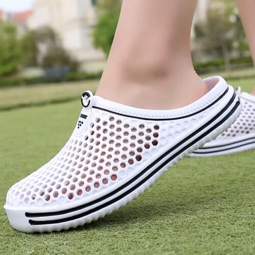 Outdoor Sandals for Men Women Water Shoes Light Weight Breathable Trekking Sandals Garden Clogs Beach Aqua Shoes Zapatos Hombre