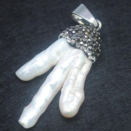 Natural cultured freshwater pearl pendant mothe of pearl rhinestone factory wholesale items good selling items