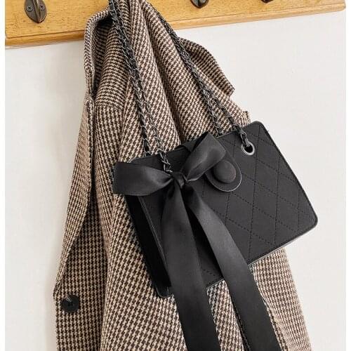 Lingge chain bag womens autumn and winter 2021 new fashion Joker Messenger bag online celebrity texture shoulder underarm bag