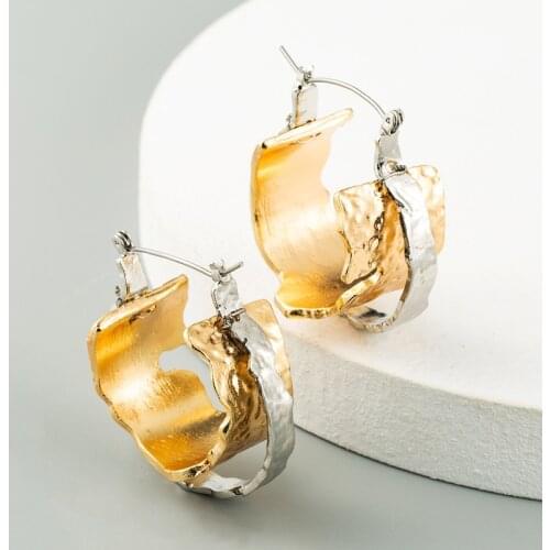 New geometric gold earrings with high quality irregular splicing pendant earrings are a fashion trend for womens accessories