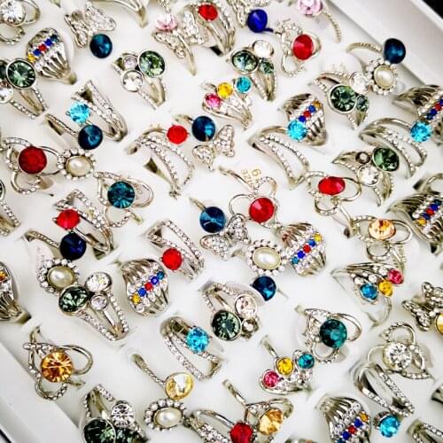 50Pcs Newest Design Womens Rings Mixed Style Colorful Glass Crystal Wholesale Rings Lots Fashion Women Jewelry RL4170