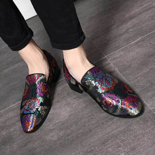 Men shoes Chinese style flower Loafers fashion Classic sapato social masculino Footwear Formal Shoes Casual zapatos de hombre
