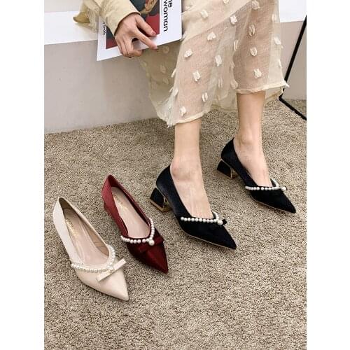 Womens shoes spring 2021 new fashion thick heel pearl pointed mid-heel shoes
