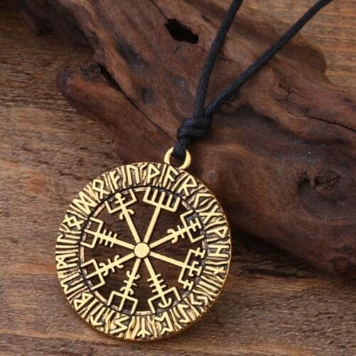 Retro Necklaces Viking Nordic Rune Pirate Compass Round Pendant Necklace for Men Him Slavonic Fashion Punk Jewelry